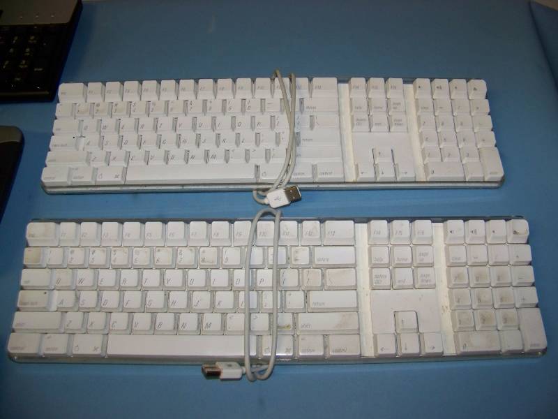 lot 115 image: (5) Computer  PC  Apple Mac Keyboards