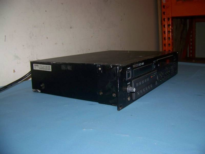 lot 146 image: TASCAM, CD-450, Professional, Rackmountable, CD (Compact Disc) Player