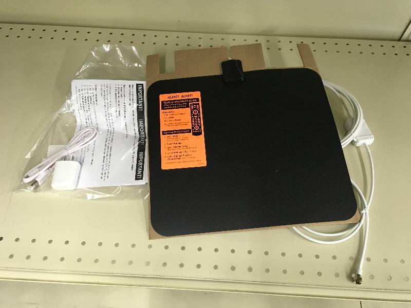 lot 186 image: WINEGARD FL5500 ANTENNA, MSRP $34.99