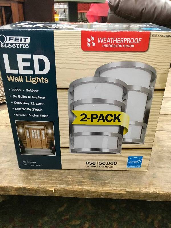 lot 198 image: 2PK LED WALL SCONCE FEIT, MSRP $38.99