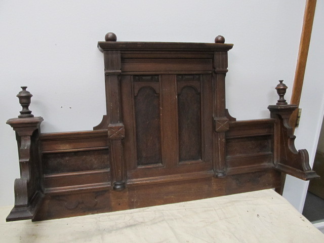 lot 90 image: Antique Wood Architectural Piece