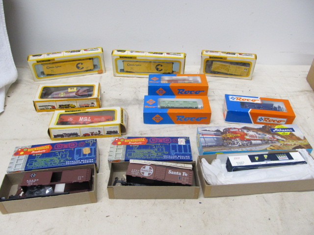 lot 91 image: Lot of Assorted NIB Assorted HO Trains
