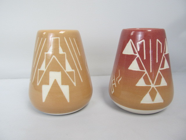 lot 53 image: Pair of Signed Native American Small Pottery Vases