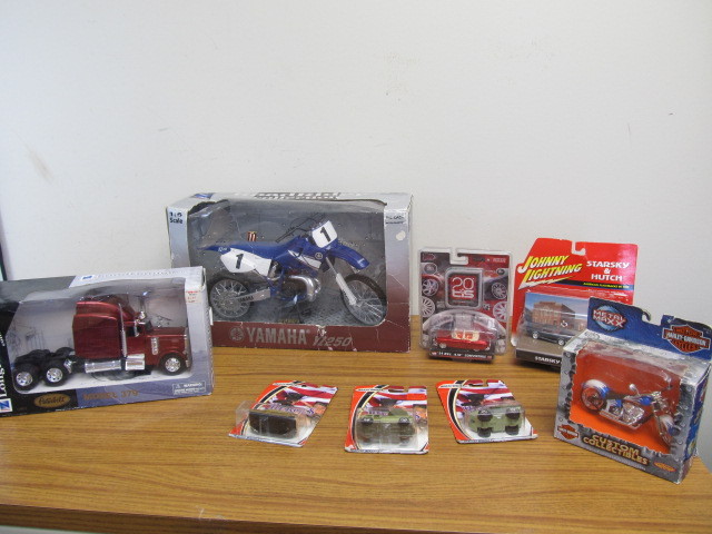 lot 71 image: NIB Assorted Diecast etc Vehicles