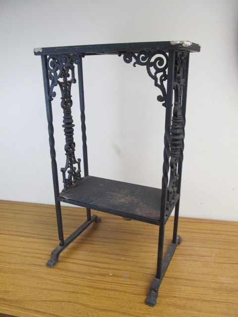 lot 190 image: Antique Wrought Iron Table Base