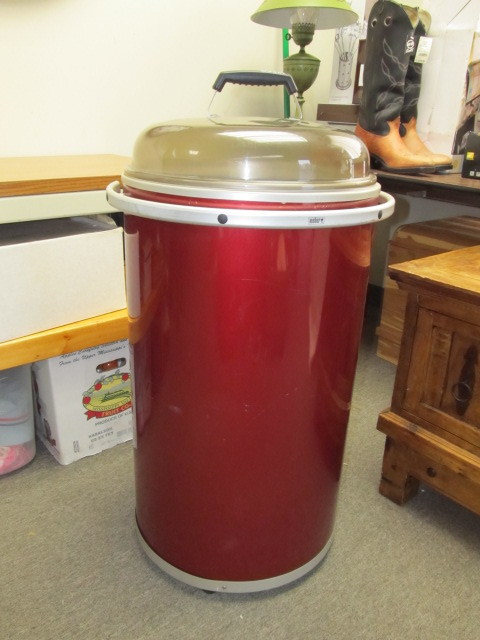 lot 191 image: Large Working WEBER BeerSoda Cooler