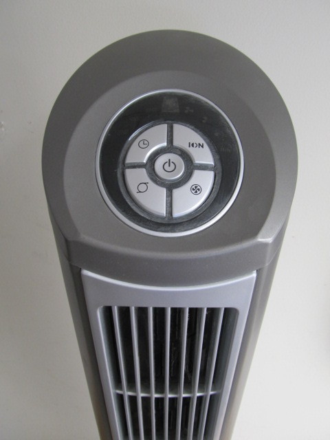 lot 193 image: Working Lasko 48 Air Tower wRemote