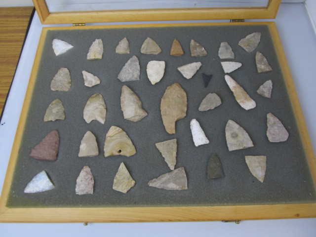 lot 4 image: Display Case FULL of Native American Arrowheads