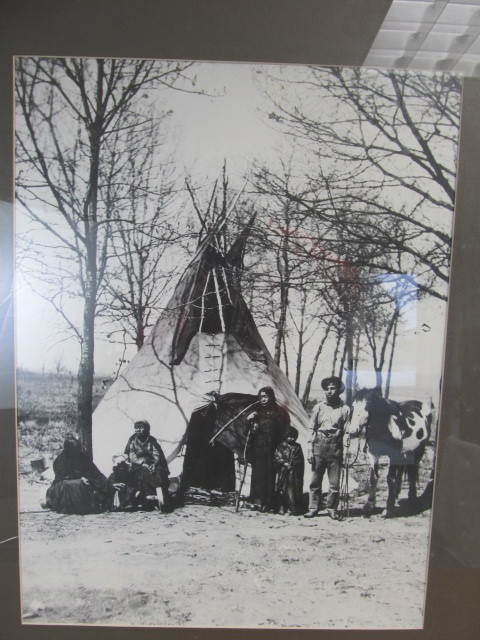 lot 175 image: Large Framed Native American Photo Print