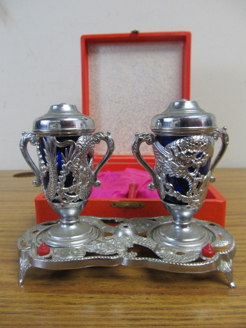 lot 181 image: Vintage Japanese Incense Set wCase