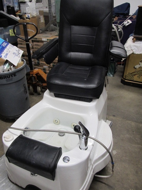 lot 194 image: Professional Foot Spa Tub