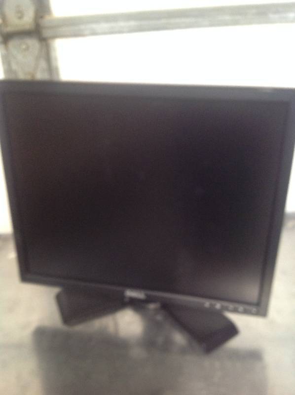 Dell Monitor - 19 Inch