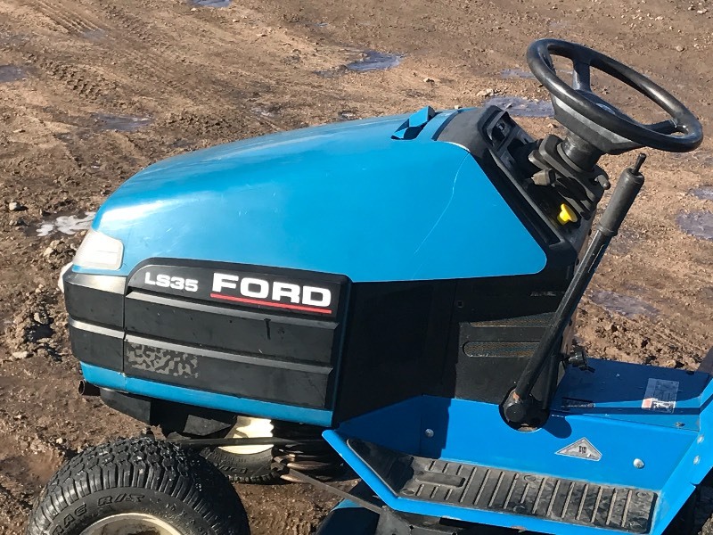 lot 2 image: Ford LS35 Lawn Tractor, Kohler Comm...