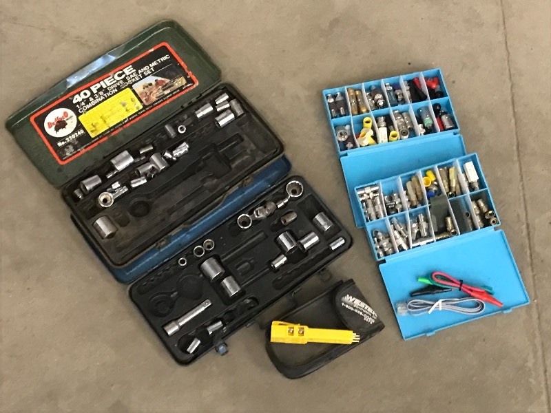 lot 21 image: Lot Of (2) Boxes Of Assorted Fittin...
