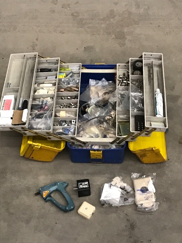 lot 48 image: Plastic Tackle Box Full Of Assorted...