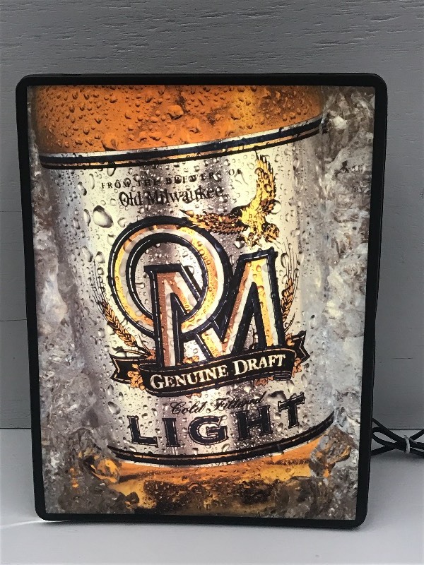 lot 7 image: Old Milwaukee Lighted Beer Sign, 16...