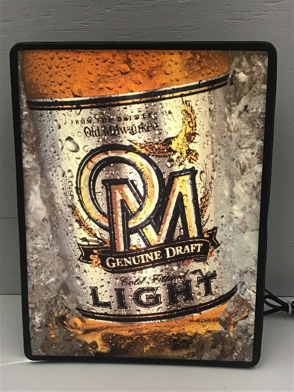 lot 9 image: Old Milwaukee Lighted Beer Sign, 16...