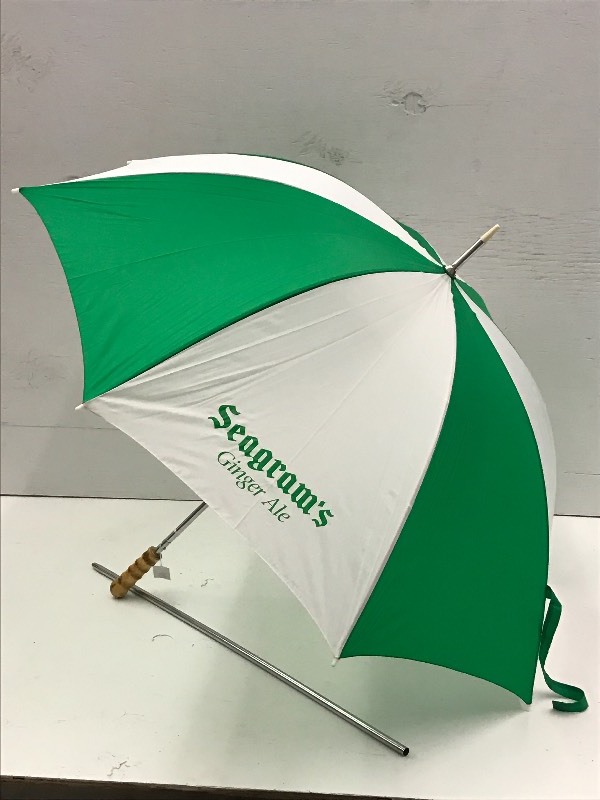 lot 118 image: New Seagrams Ginger Ale Umbrella ...