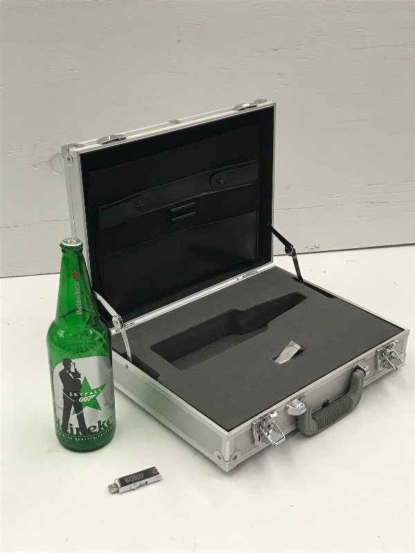 lot 138 image: Heineken 007 Skyfall Secret Agent...