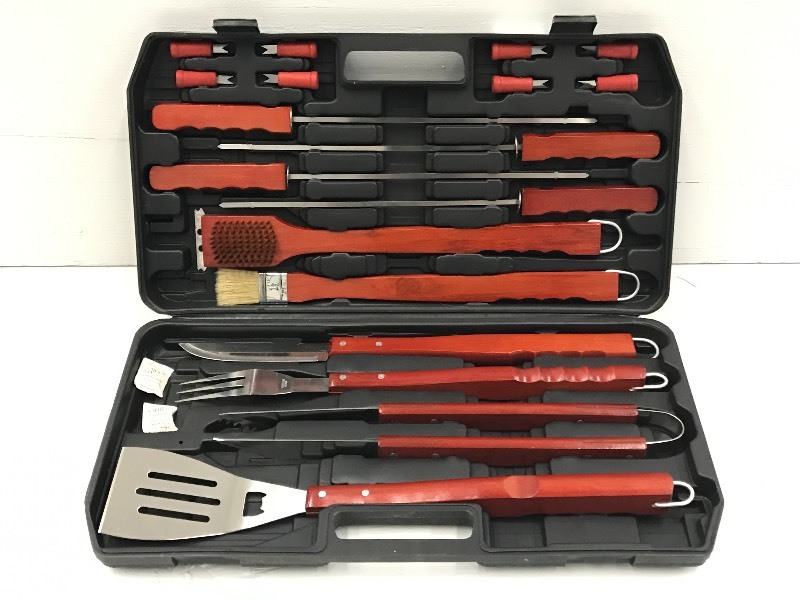 lot 148 image: Schlitz Beer Grilling Tool Set ...
