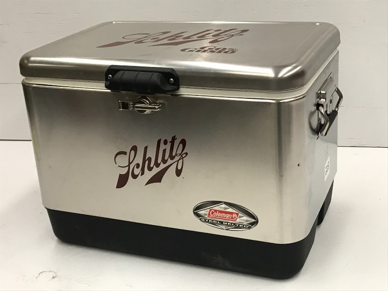 lot 235 image: Coleman Steel Belted 54-Quart Stain...