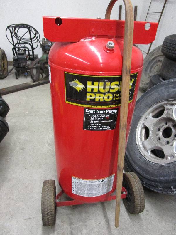 Husky Pro 30 Gallon Air Tank on Wheels