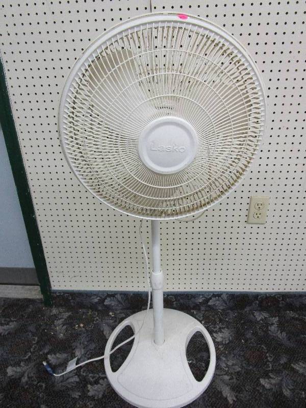Fan - Adjustable to 46 H - Works