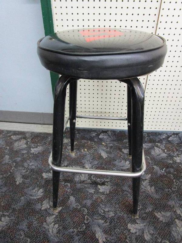 SNAP ON Stool - 29 H