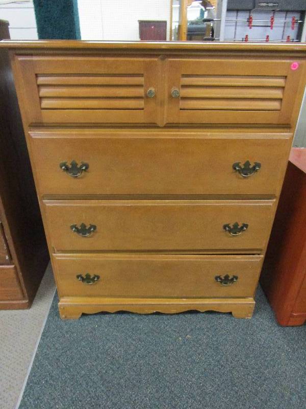 Dresser - 41 H, 34 x 19 W