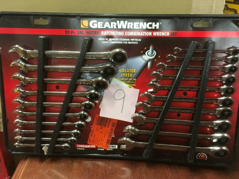 lot 9 image: GearWrench 20 PC. SAEMetric Ratheting Combination Wrench Set not used