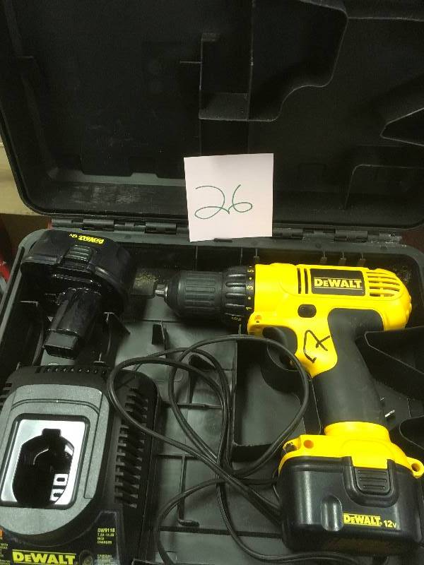 lot 26 image: DeWalt 12V NiCd 38 Cordless DrillDriver Kit