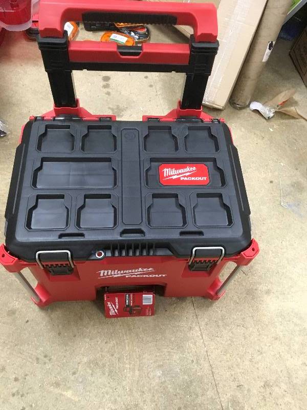 lot 70 image: Milwaukee 48-22-8426 Packout Rooling Tool Box not used