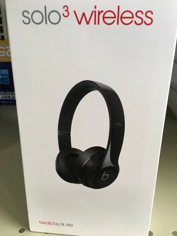 BEATS MNEN2LLA SOLO3 BLK, MSRP $199.99