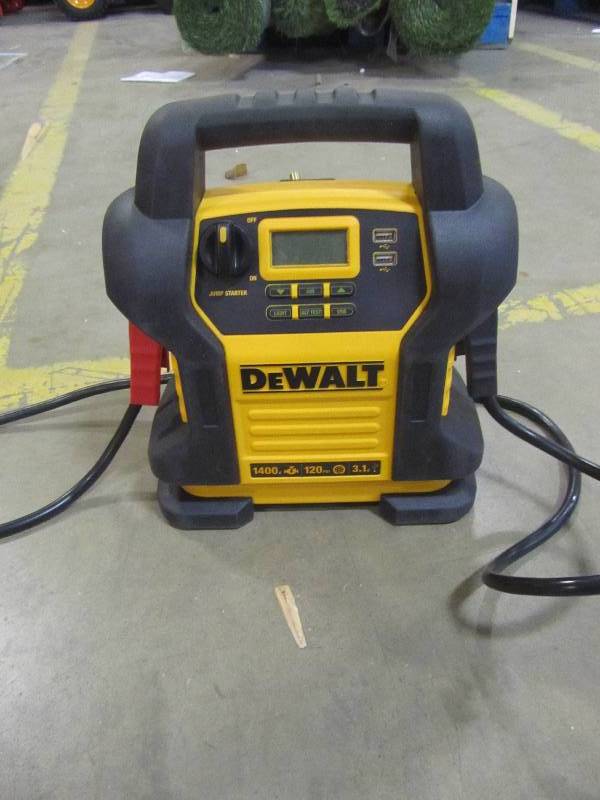 lot 19 image: DEWALT 1400 Peak Amp Jump Starter with Digital Compressor