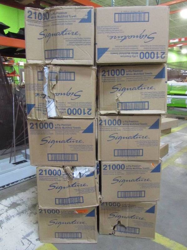 lot 127 image: Georgia-Pacific 21000 Signature 2-Ply Premium Multifold Paper Towel, White, 125PK, 32PKCS (4000 Count) (X10 boxes)