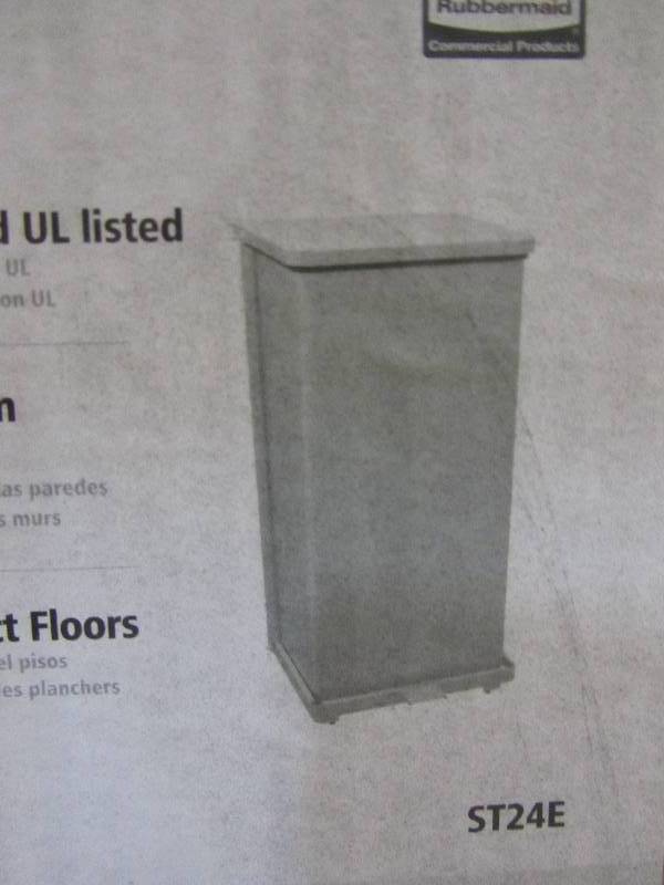lot 131 image: Rubbermaid Commercial Products Defenders 24 Gal. White Step-On Medical Trash Can