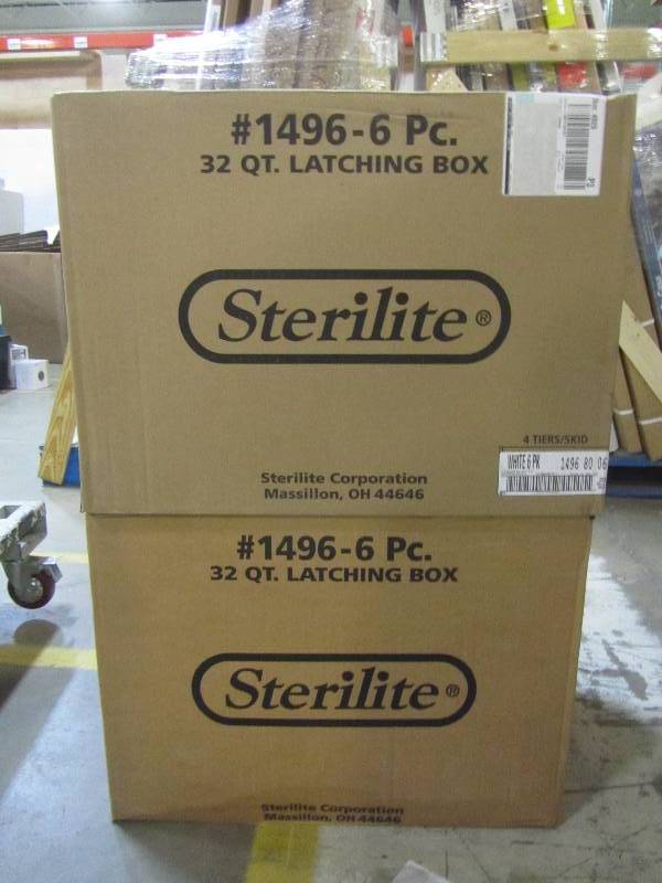 lot 142 image: Sterilite Latching 32 Qt. Storage Box (x12)