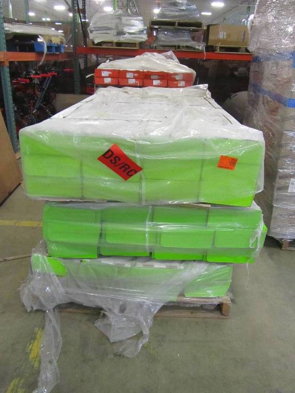 lot 156 image: Trex 6 ft. x 36 in. Vintage Lantern Enhance and Round Aluminum Baluster Horizontal Kit(X32)