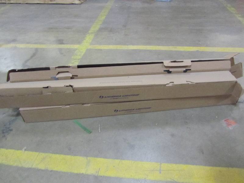 lot 158 image: LITHONIA LIGHTING LED Striplight,22W,2887 lm,2-1564 W (x4)