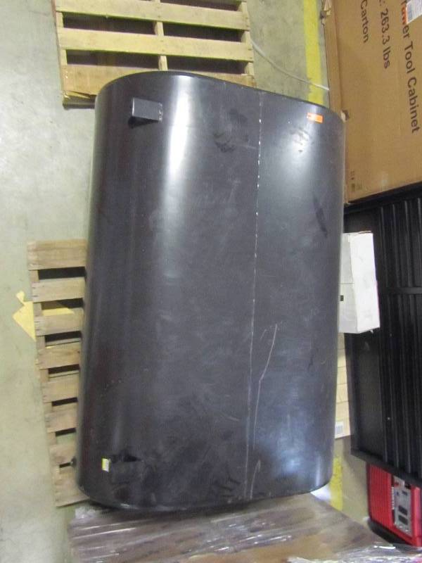 lot 161 image: Vertical 275 Gal. Oil Tank