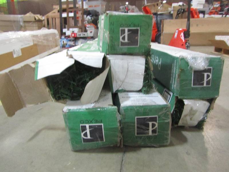 lot 172 image: Pexco Green Privacy Hedge(x7 boxes)