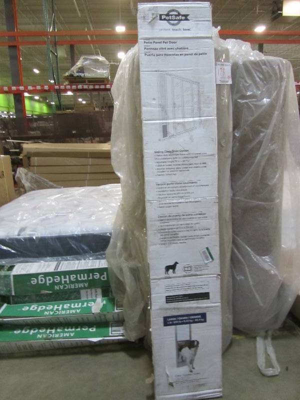 lot 189 image: PetSafe 10-14 in. x 16-38 in. Large White Freedom Patio Panel (76 in. to 81 in.) Pet Door