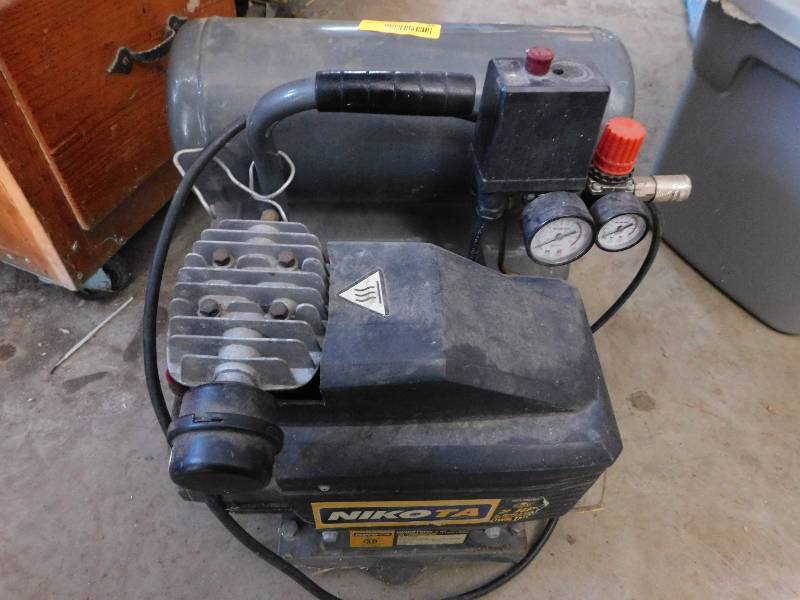 NIKOTA INDUSTRIAL 2HP AIR COMPRESSOR TWIN TANK | REYNOLDS MACHINE SHED ...