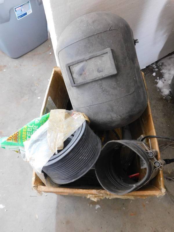 lot 35 image: WELDING HELMET AND MISC GARAGE ITEMS