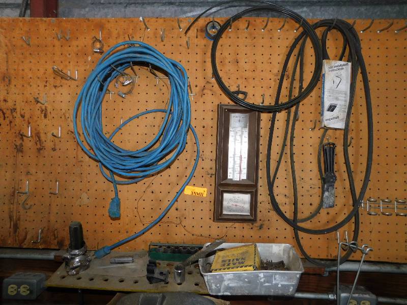 lot 38 image: EXTENSION CORD AND MISC GARAGE ITEMS