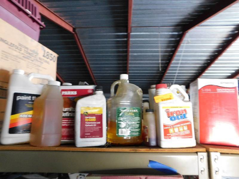 lot 62 image: CONTENTS OF TOP SHELF, CHEMICALS