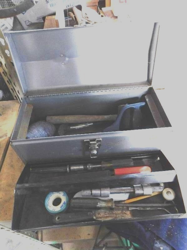 lot 65 image: METAL TOOL BOX  WITH CONTENTS