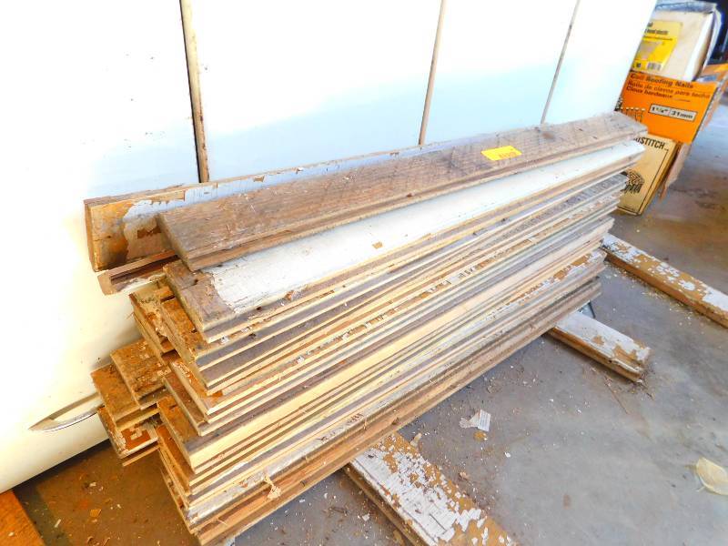 lot 98 image: SMALL STACK OF RECLAIMED WAINSCOTING BOARDS