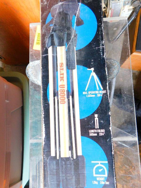 lot 109 image: SLIK U 8000 VIDEO AND PHOTO TRIPOD