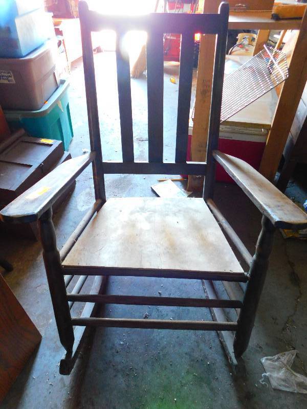 lot 130 image: VINTAGE ROCKING CHAIR